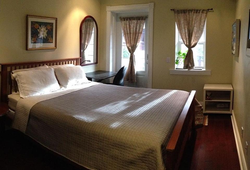 A Seaton Dream 2* Toronto