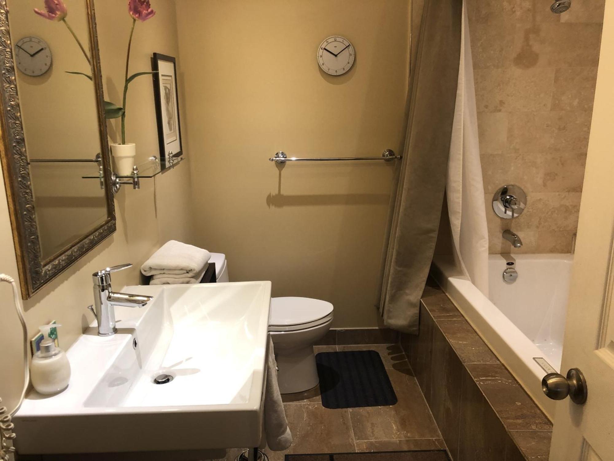 A Seaton Dream 2* Toronto